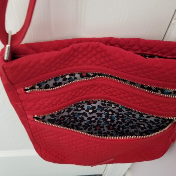 Vera Bradley Solid Red Quilted Cross Body Bag / Trending Color for Holidays! - Picture 5 of 9
